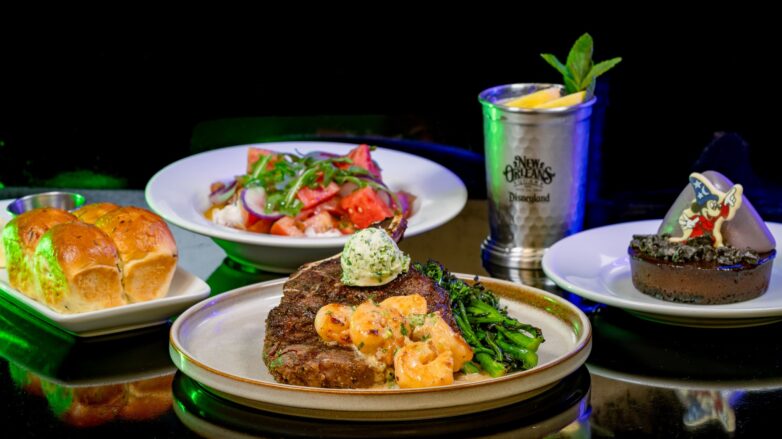 Fantasmic! Dining Package Disneyland
