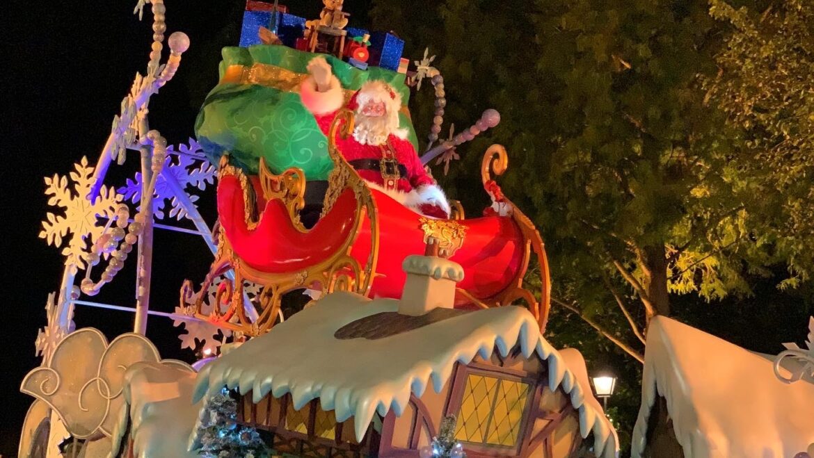 Mickey's Very Merry Christmas Party Parade