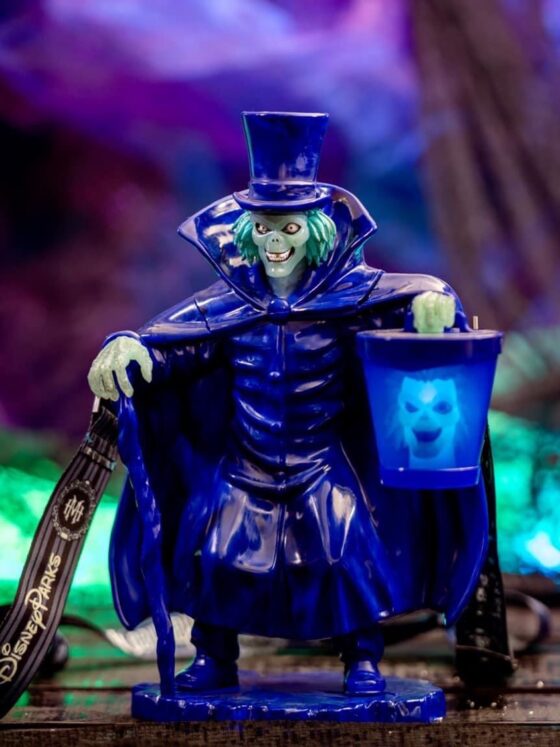 Hatbox Ghost Sipper Materializing at Disneyland