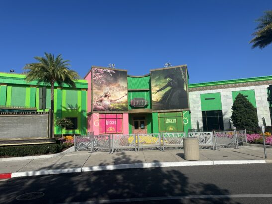 Elphaba and Glinda Meeting Guests in Wicked: The Experience