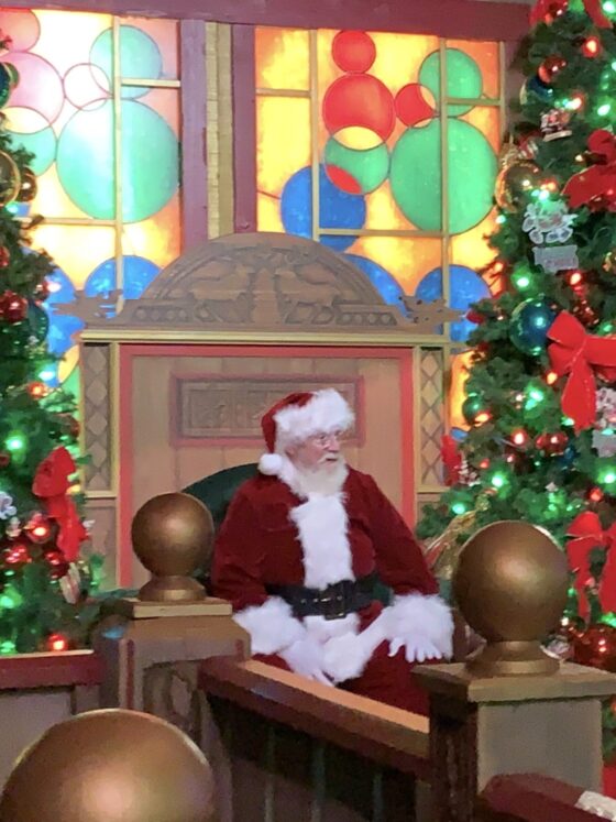 How to Meet Santa at Disney Springs This Holiday Season