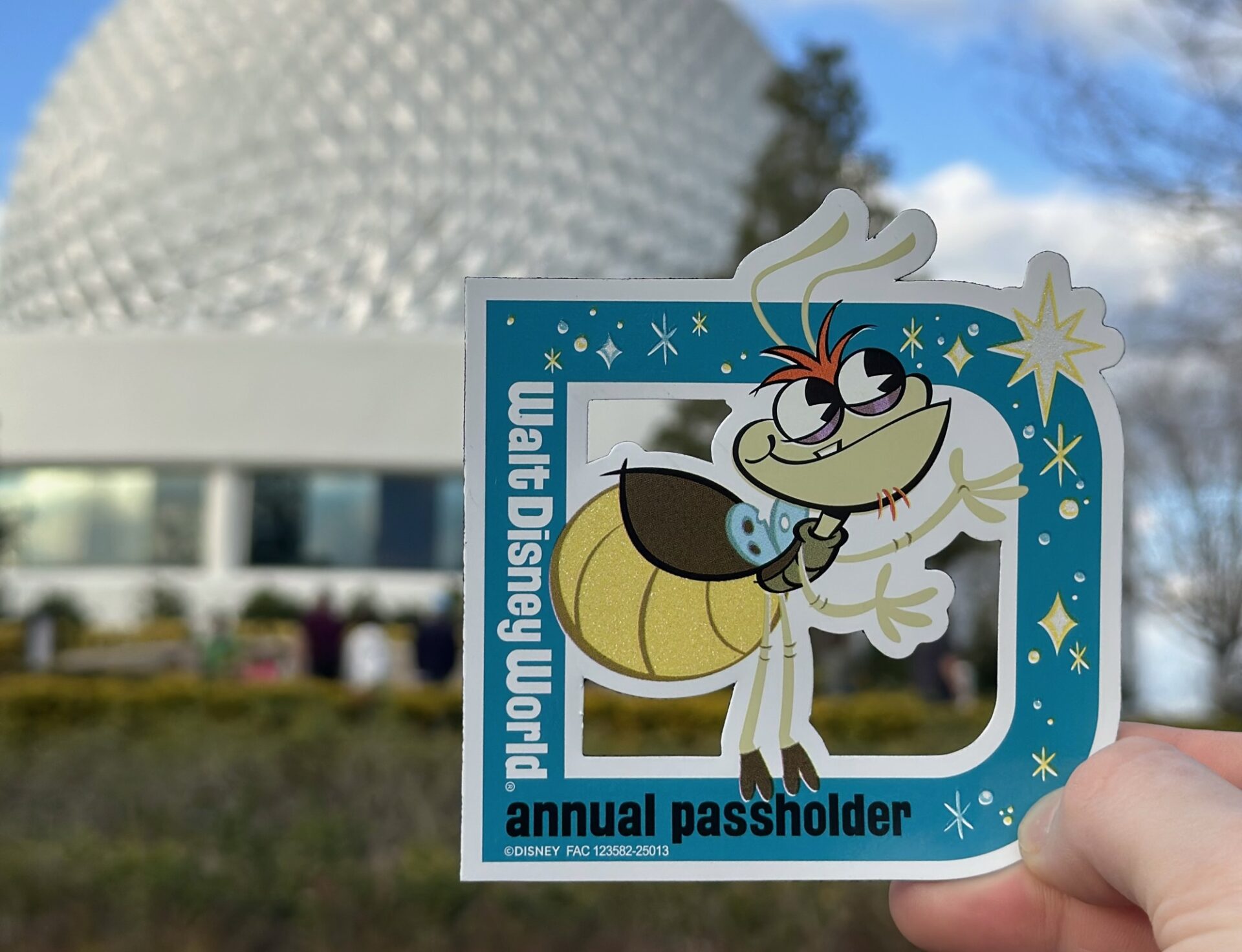 Ray Magnet Now Available for Walt Disney World Annual Passholders