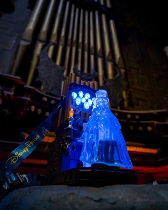 Haunted Mansion Organist Drink Sipper 2025 Victor Geist Spectral Sipper Disneyland Haunted Mansion light-up sipper