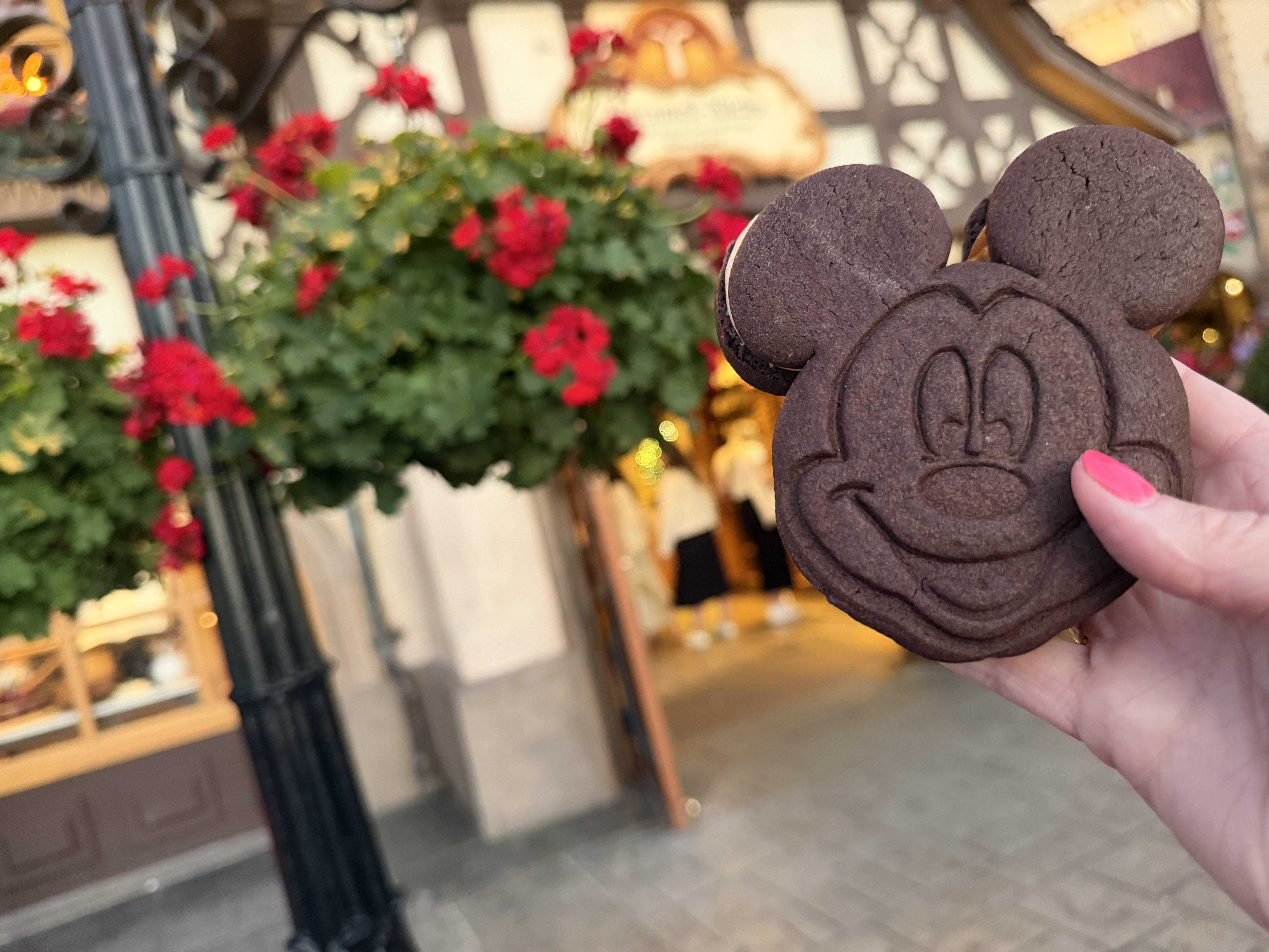 2027 Disney Dining Plan Details: Pricing, What’s Included & New Deluxe Plan
