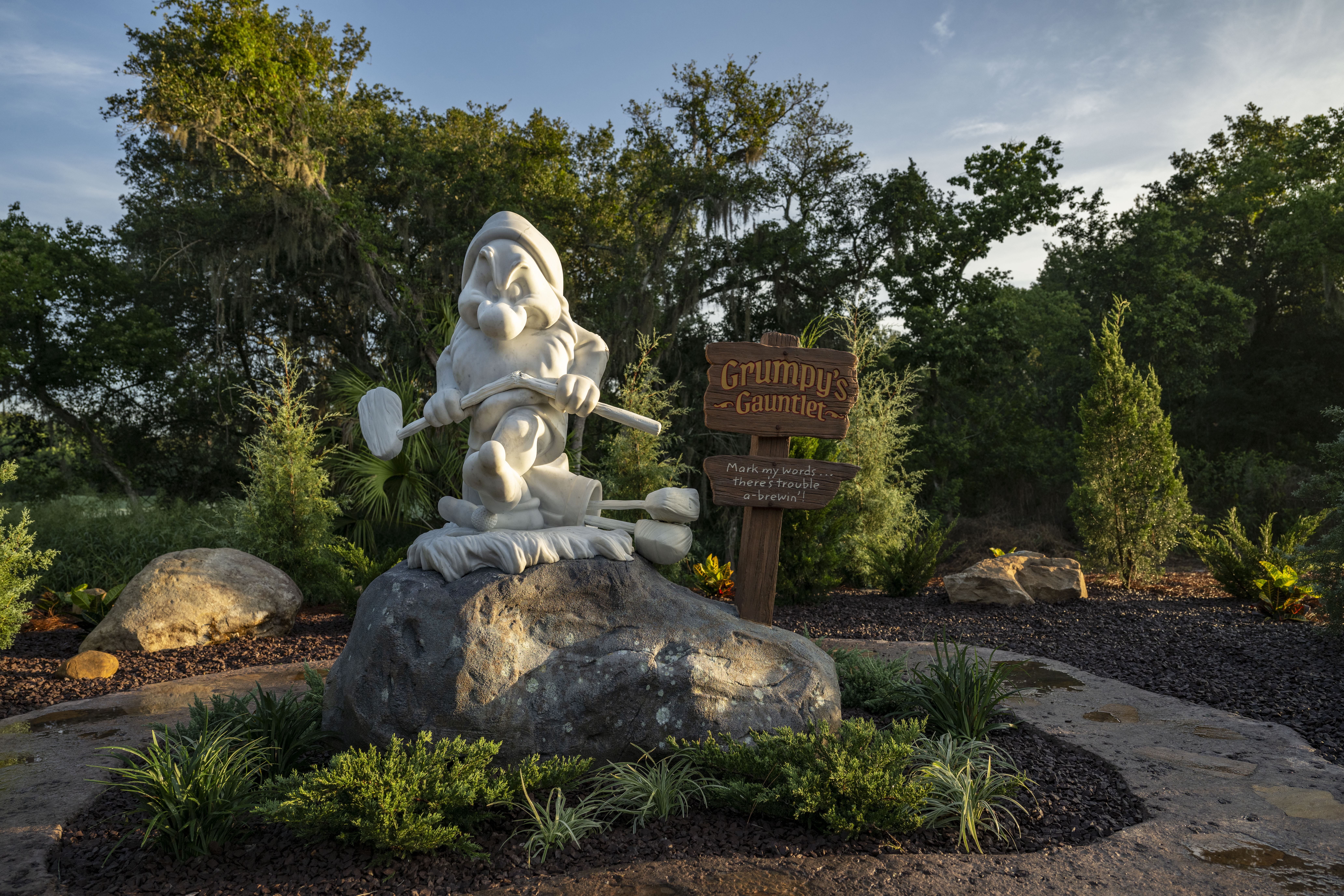 Disney Golf Unveils New New Grumpy Statue Debuts at Disney’s Magnolia Golf Course